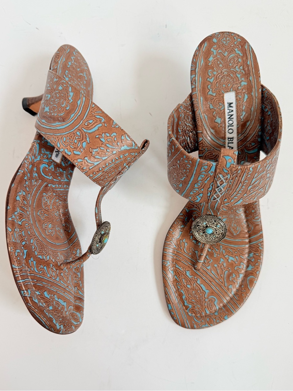 Vintage Manolo Blahnik Turce Paisley Embossed Leather Thong Mule Sandals 37.5 - Picture 2 of 8